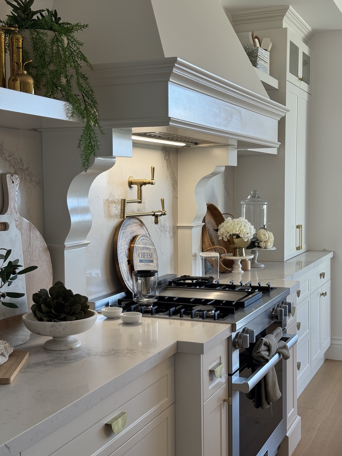 Detailed kitchen rangehood cabinetry